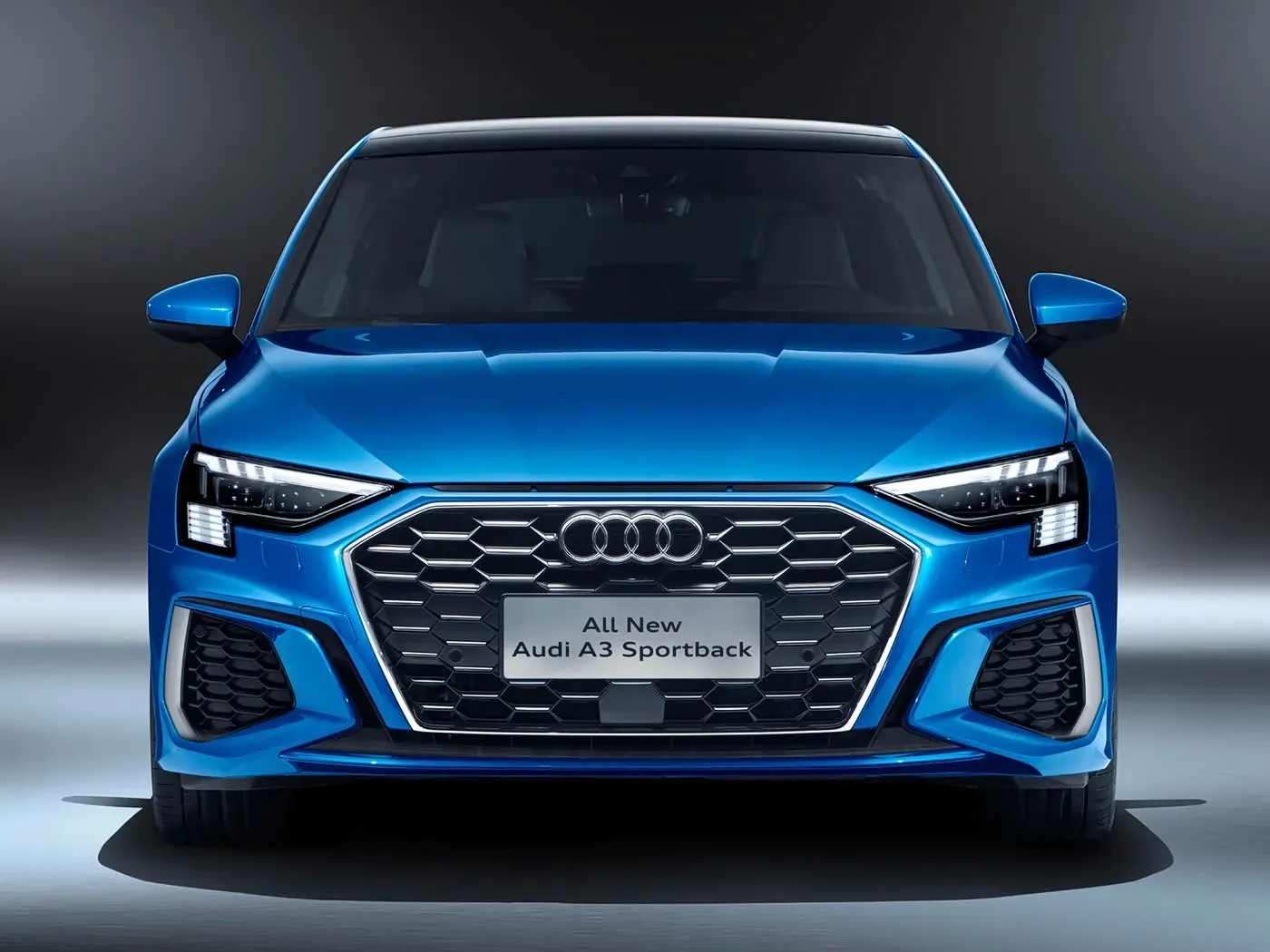 Audi A3 Sportback 35 TFSI Sky Cloud Grey/Glacier White/Speedy Grey exterior
