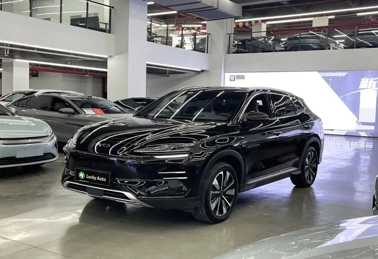 BYD Song PLUS DM-i 2024 view 1