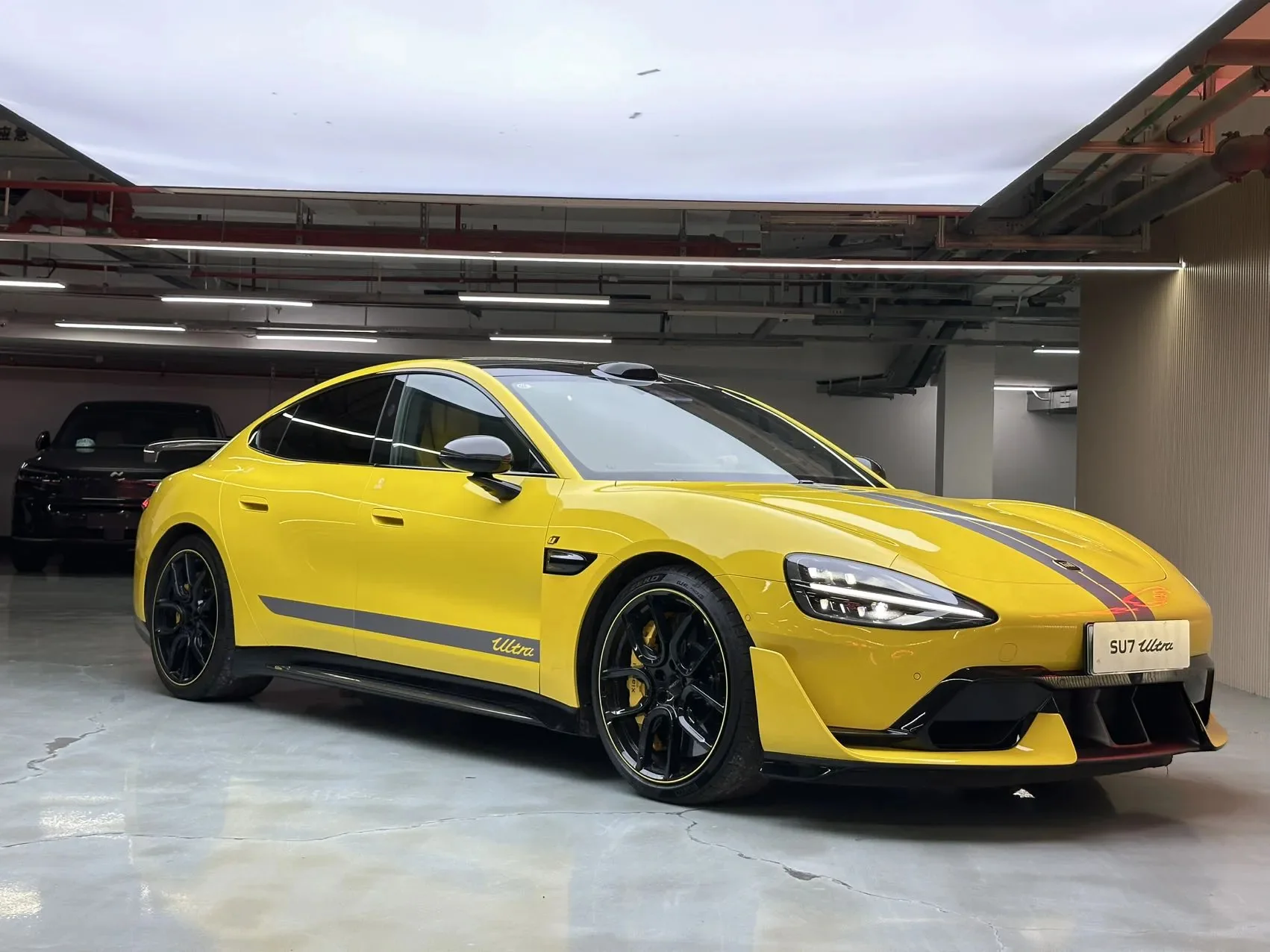 Xiaomi SU7 Ultra Lightning Yellow 01 Lightning Yellow exterior